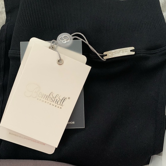 NEVER USED BOMBSHELL LEGGINGS. - Picture 3 of 3